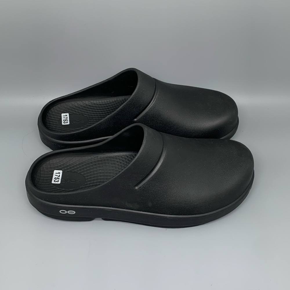 Oofos OOcloog Recovery Slip-On Clogs Men's Sz 9 / Women's Sz 11 / EU 42